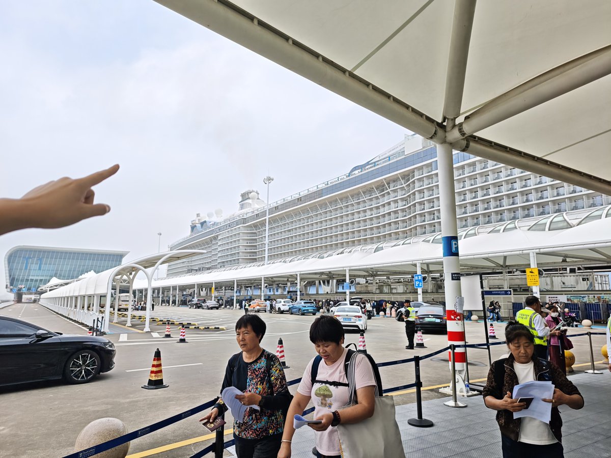 HUSHI233's tweet photo. 游轮旅行！！！(๑•̀ㅂ•́)و✧ https://t.co/2bLyroXzaF
