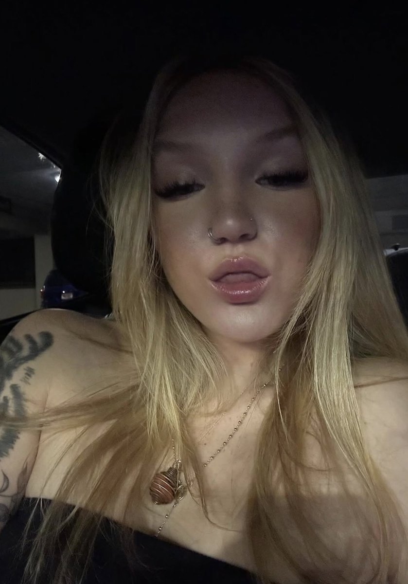 seanlnghhhh's tweet photo. trying so hard not to feed my addiction to my irls and bi porn slop nghhh https://t.co/QZCsoD11y9