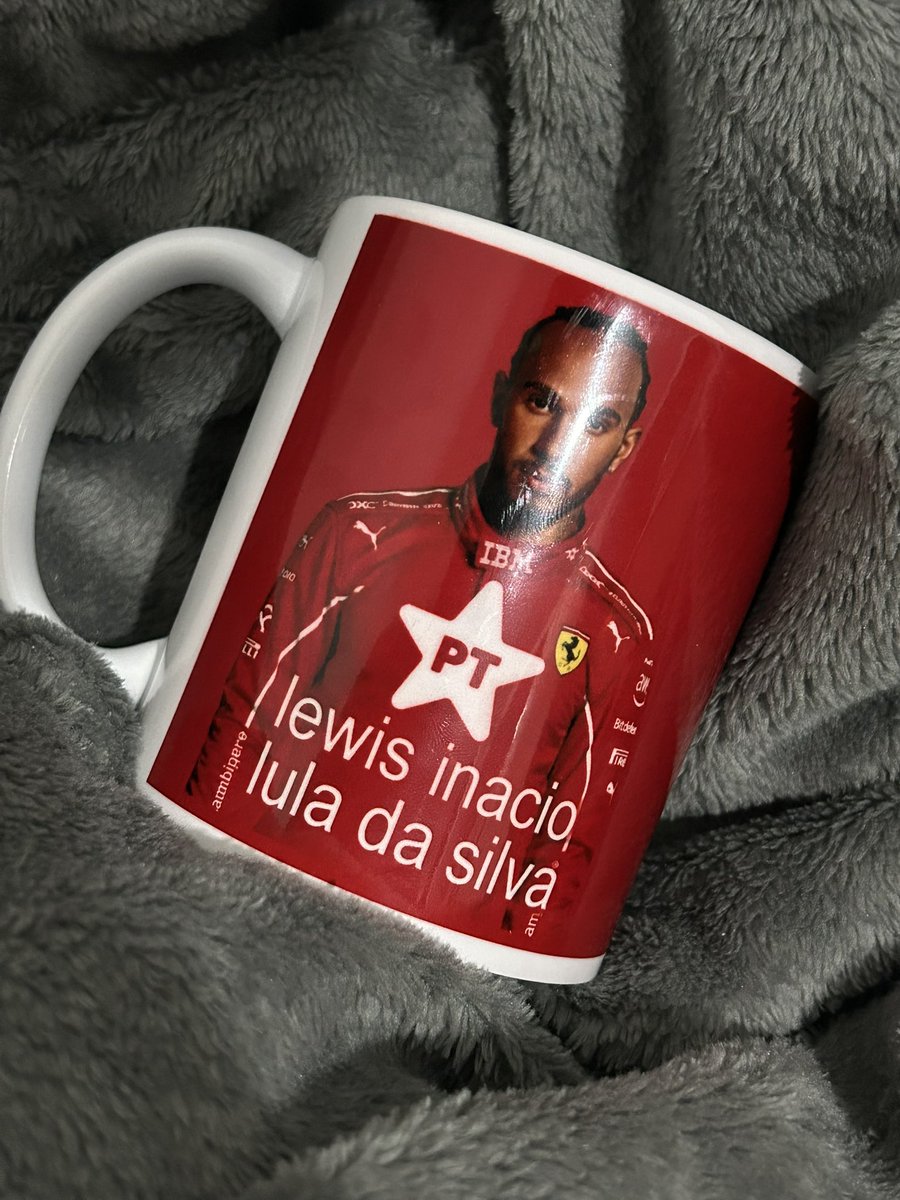 choidates's tweet photo. olhem o meu presente de aniversário KKKKKKK AMOO https://t.co/33I8509P9O
