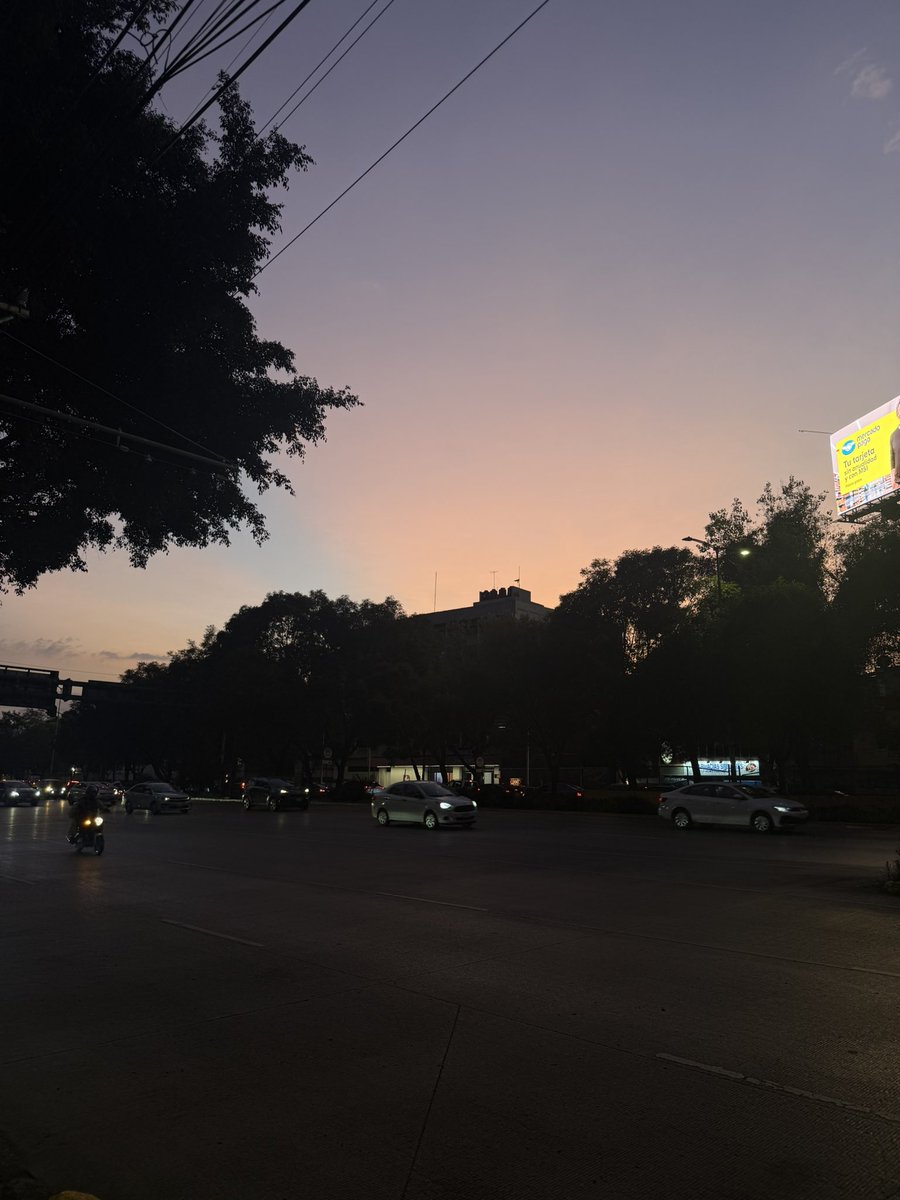 _daniel4__'s tweet photo. no creo que nadie en este mundo haya sentido tanta nostalgia como yo hoy en avenida josé vasconcelos 198 https://t.co/xDFoaWAfVF