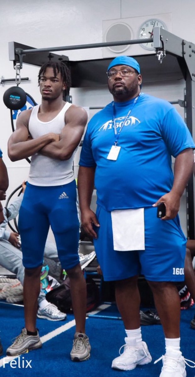 LatevienT3's tweet photo. Definitely want to tell the best coach God has given me and the best I’m going to ever get a HAPPY BIRTHDAY!!! @CoachDunbar49  much love and respect for you man. https://t.co/zr7BoKJbN1