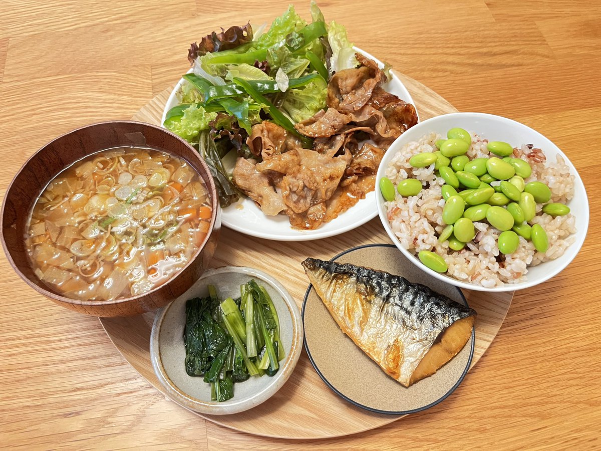 speedstarjp2030's tweet photo. 朝ごはん

・豚バラの生姜焼き
・鯖の塩焼き
・赤だし
・豆ご飯
・ほうれん草のおひたし

昨夜食べられなかったタンパク質たっぷり夕食を。

今日も良い一日をお過ごしください。^_^

#もーにー #料理 #おうちごはん #自炊 #料理男子 #男子ごはん #朝ごはん https://t.co/9ebhgHLGpM