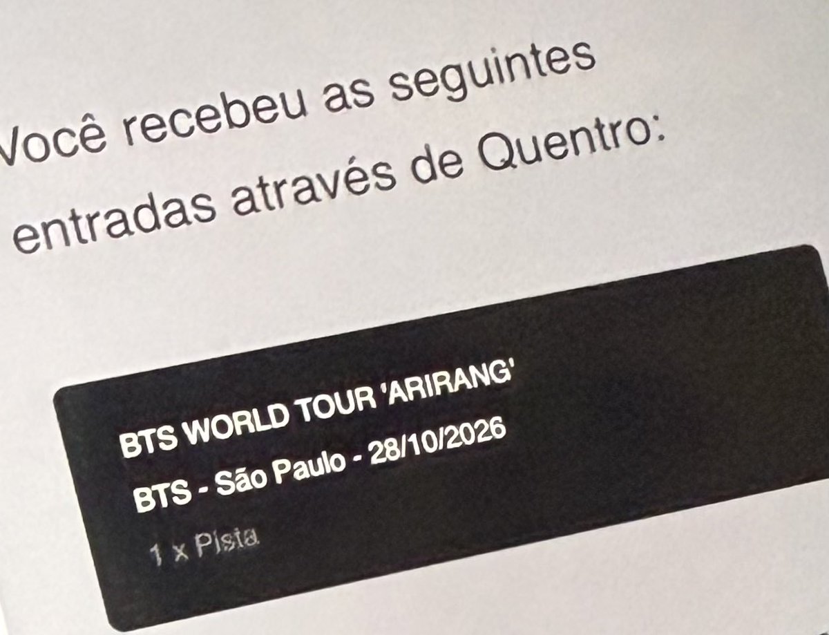 ninirxs's tweet photo. e meu namorado que acabou de comprar um ingresso do bts para mimmmm! devo casar com ele sim ou claro? #BTS_WORLDTOUR_ARIRANG https://t.co/sviMImyKDo