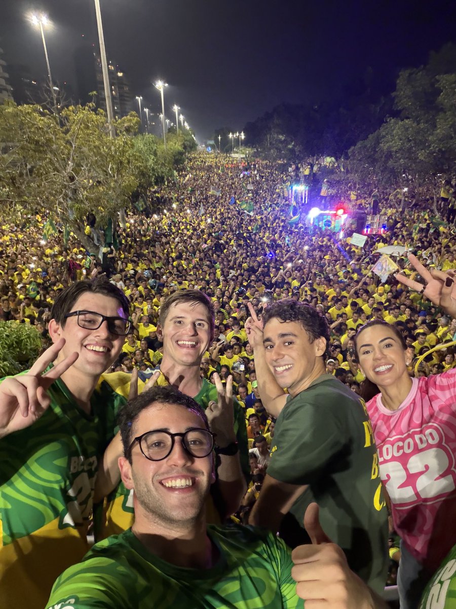 thiagomedinamd's tweet photo. É o bonde dos piá ✌️🇧🇷 https://t.co/5W8ZvQvguV