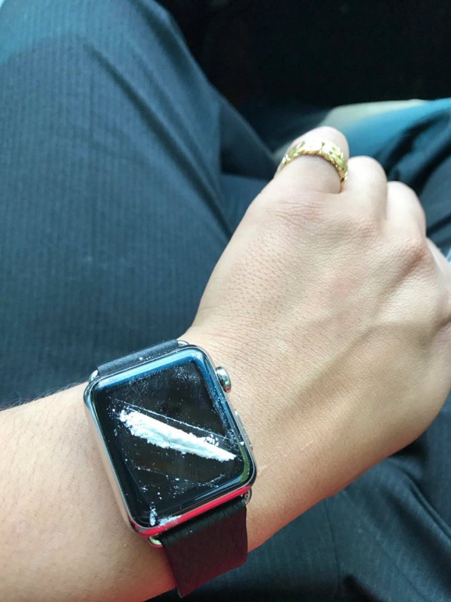 chopsticklick's tweet photo. “hey, what time is it?” https://t.co/BONAcs0E8W