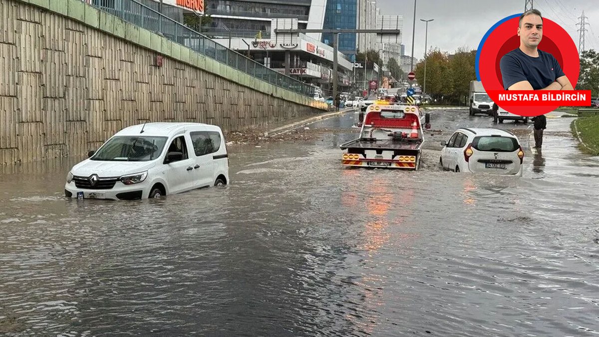 BirGun_Gazetesi's tweet photo. Sayıştay felaketten yıllar önce uyarmış

▪️İstanbul 84 yılın en ağır yağışında sular altında kalırken, felaketin yıllar önce raporlara girdiği ortaya çıktı

▪️Sayıştay’ın 2022 tarihli Taşkın Risk Yönetimi Raporu’nda kentte 27 köprü “uygunsuz” olarak kayda geçirilmiş, yoğun yapılaşmaya açılan sekiz dere sahasına ilişkin 55 planda DSİ ve İSKİ’nin görüşünün alınmadığı tespit edilmiş

▪️Raporda, bazı taşkın alanlarında yapılaşmanın sürdüğü, kimi bölgelerin ise “Su Kanalları Koruma Kuşağı” ve “Parklar ve Dinlenme Alanları” statüsünden çıkarılarak itirazlar sonrası “Konut Alanı”na dönüştürüldüğü belirtildi. Kapalı dere yataklarının da büyük ölçüde yol olarak düzenlendiği kaydedildi

Haberin tamamı: https://t.co/yoZJZ020nD