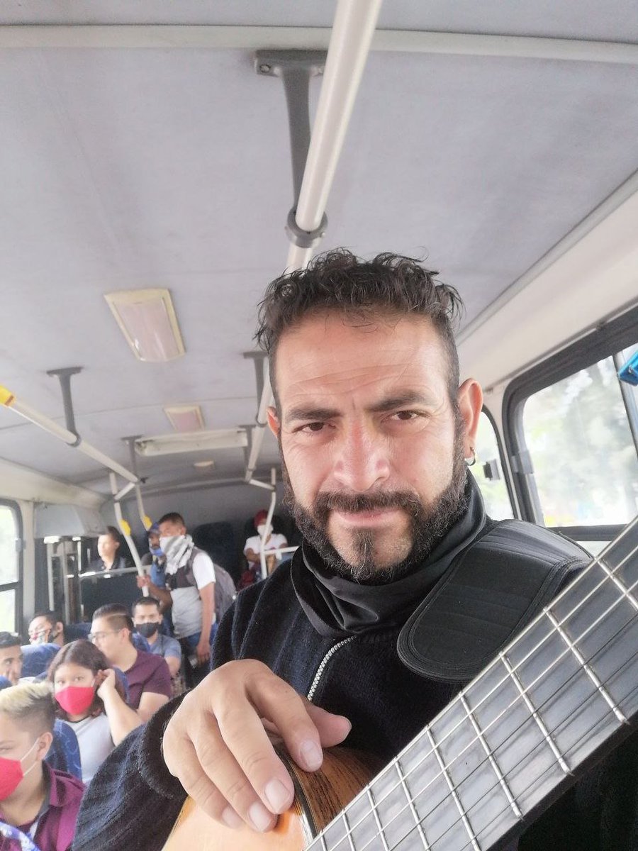 Cazadordeamor01's tweet photo. Imagínate sacarle el pack al Chacal que se sube a cantar a los camiones de Tlajomulco 🔥😈🔥

Que ricos pelitos 🤤 😍 https://t.co/jsC7kNNCjP