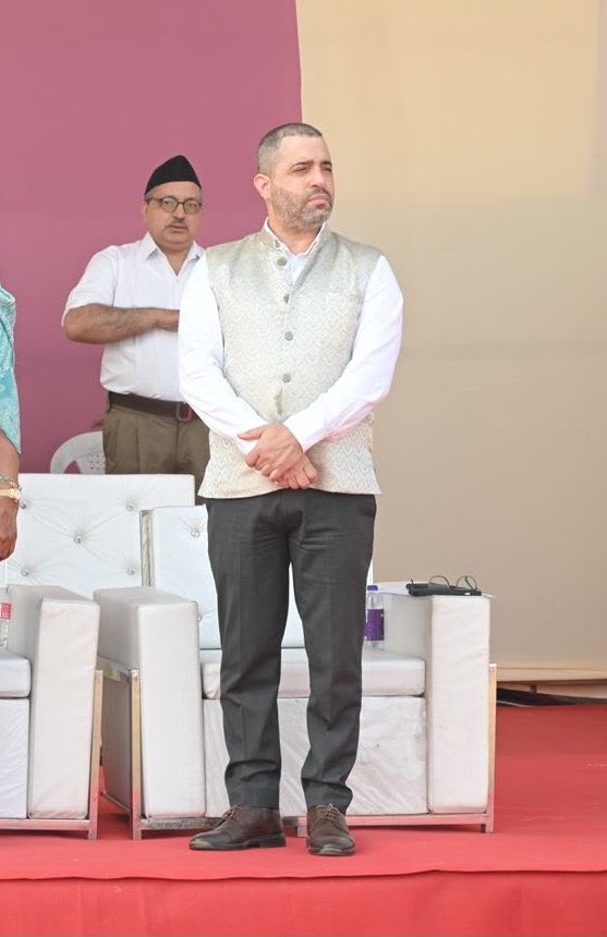 rajeshpadmar's tweet photo. Hon.Yaniv Reavach, Consul General of Israel to Midwest India at VijayaDashami Utsav at Nagpur. #VijayaDashami https://t.co/2v0HxUNoWa