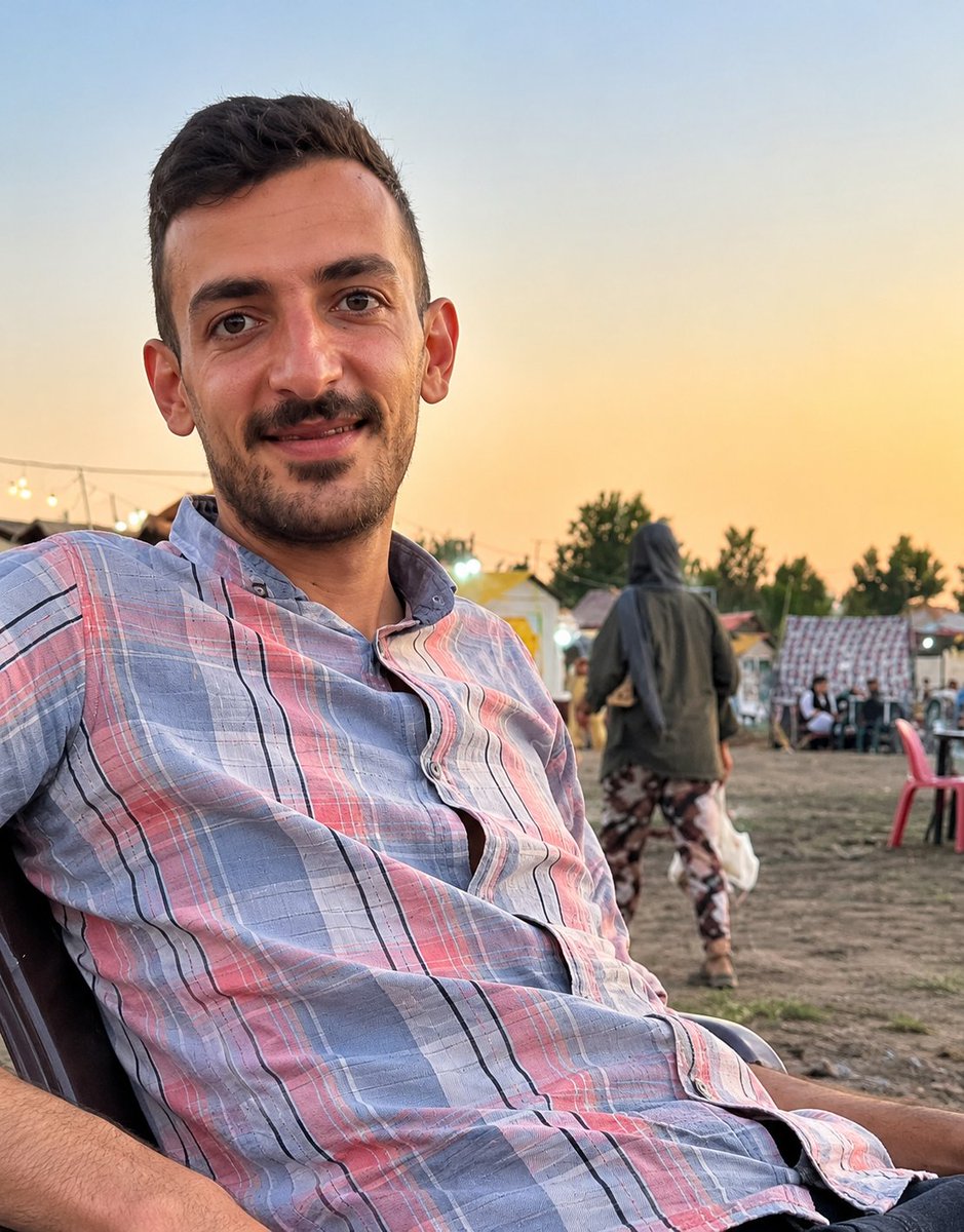 jenabaria's tweet photo. "نه می‌بخشیم و نه فراموش می‌کنیم"
به یاد جاویدنام بهزاد رنجبر شفیعی. https://t.co/E6DjidqOhx