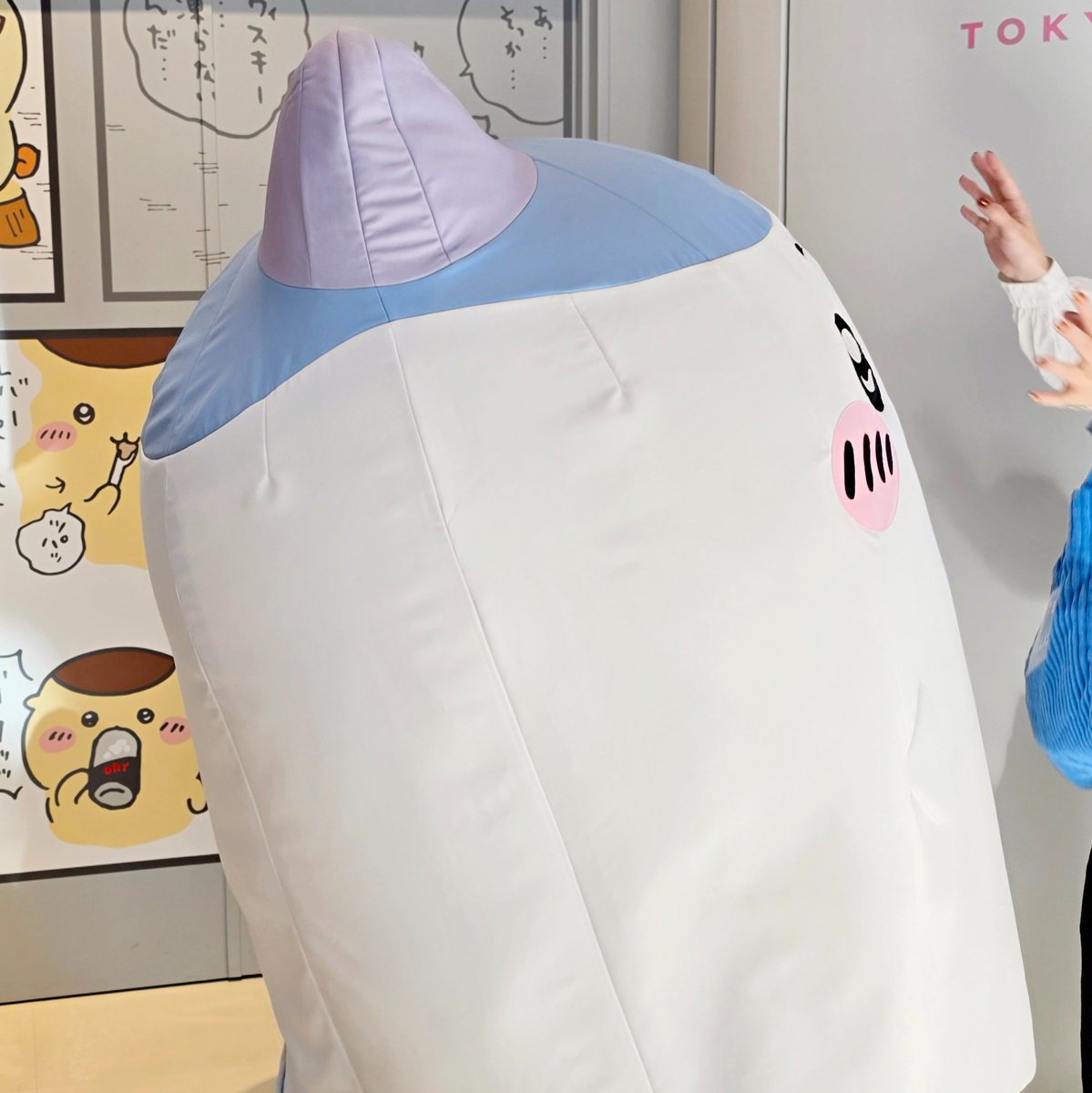 osushitabetane's tweet photo. キャラグリってどうすればいいんすか？(ファンサで近付いてきてくれるキャラクターに怯える人間の図) https://t.co/cyvGsiFC4x