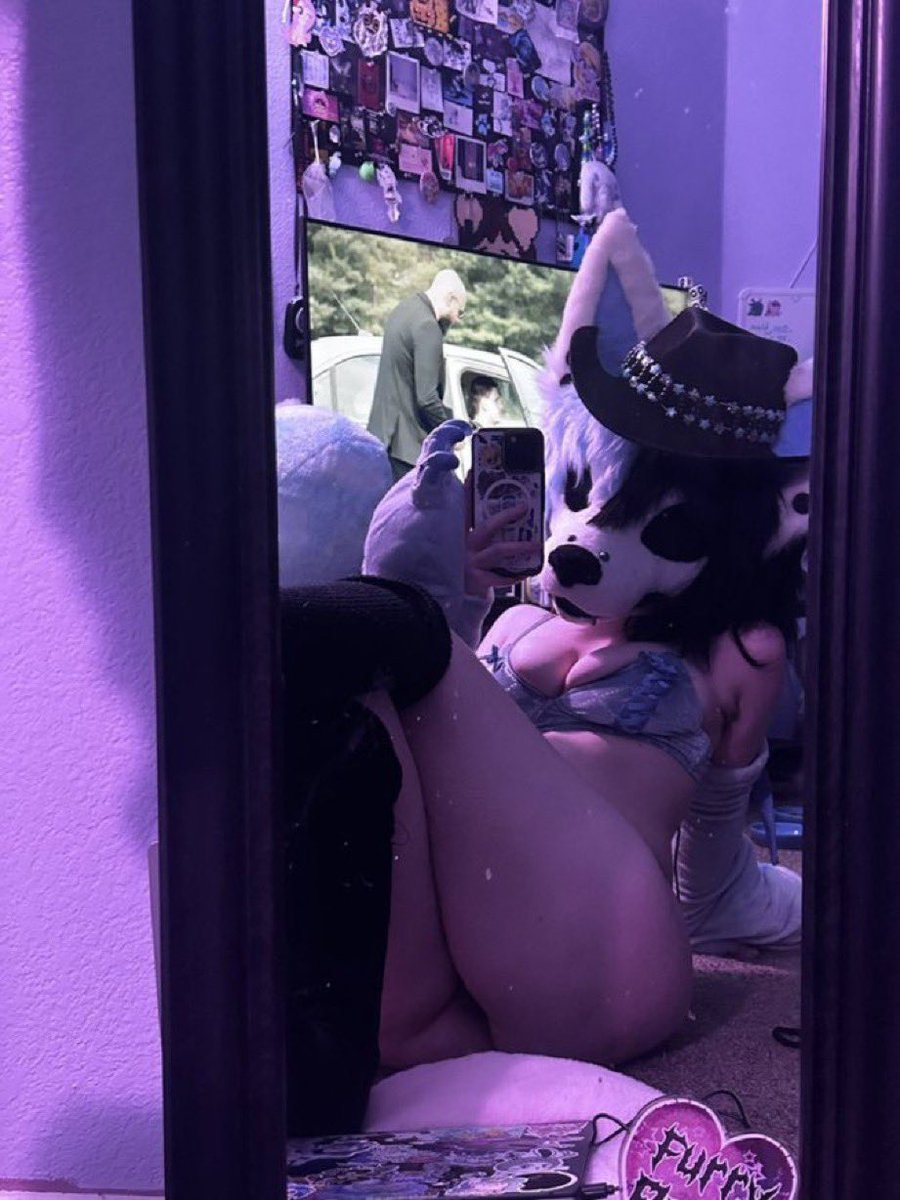 Skyuntoned's tweet photo. Next to spoil me gets to never pay a dime again for anything https://t.co/10wOyqcKIA