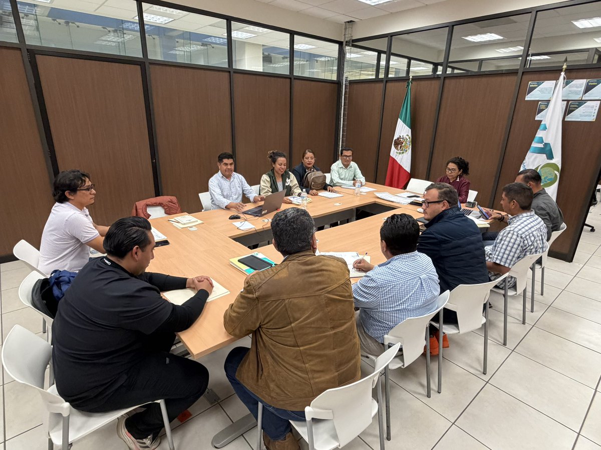 utvco's tweet photo. Encabeza nuestra rectora, @EditSantibanez, reunión de trabajo con personal directivo de de la UTVCO, para dar seguimiento, organización y planeación de actividades y proyectos en beneficio de la comunidad estudiantil. 

#ExcelenciaAcadémicaUnidadYTransformación https://t.co/Ai1o0b25mD