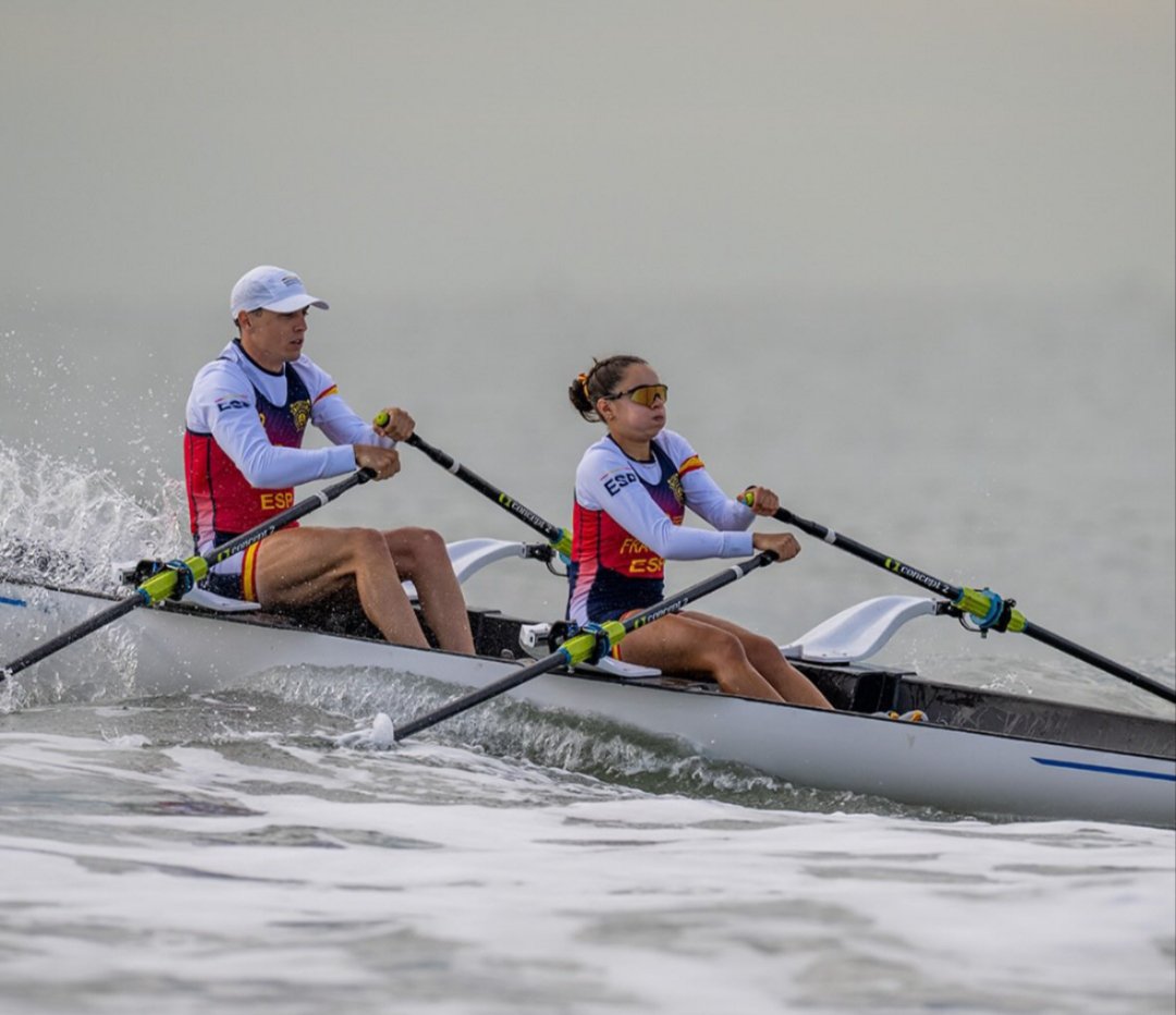 la_antorchita's tweet photo. 🚣🌊#RemoMar Mundial Qingdao 🇨🇳

Ander Martín M1x
1/8✅ Lefebvre 🇫🇷
1/4❌ Liu 🇨🇳

Esther Briz W1x
1/8✅ Zeeman 🇨🇦
1/4❌ Zhu 🇨🇳

Sara Torres/Lirios Huélamo JW2x
1/4❌ Erneidou/Laskaridi 🇬🇷

Inclusivo
🥇Marcos Delgado/Rocío Fraguela
1/2✅ Stevens/Miller 🇺🇸
Final✅ Da Silva/Silva 🇧🇷 https://t.co/yQAxGNLPH9