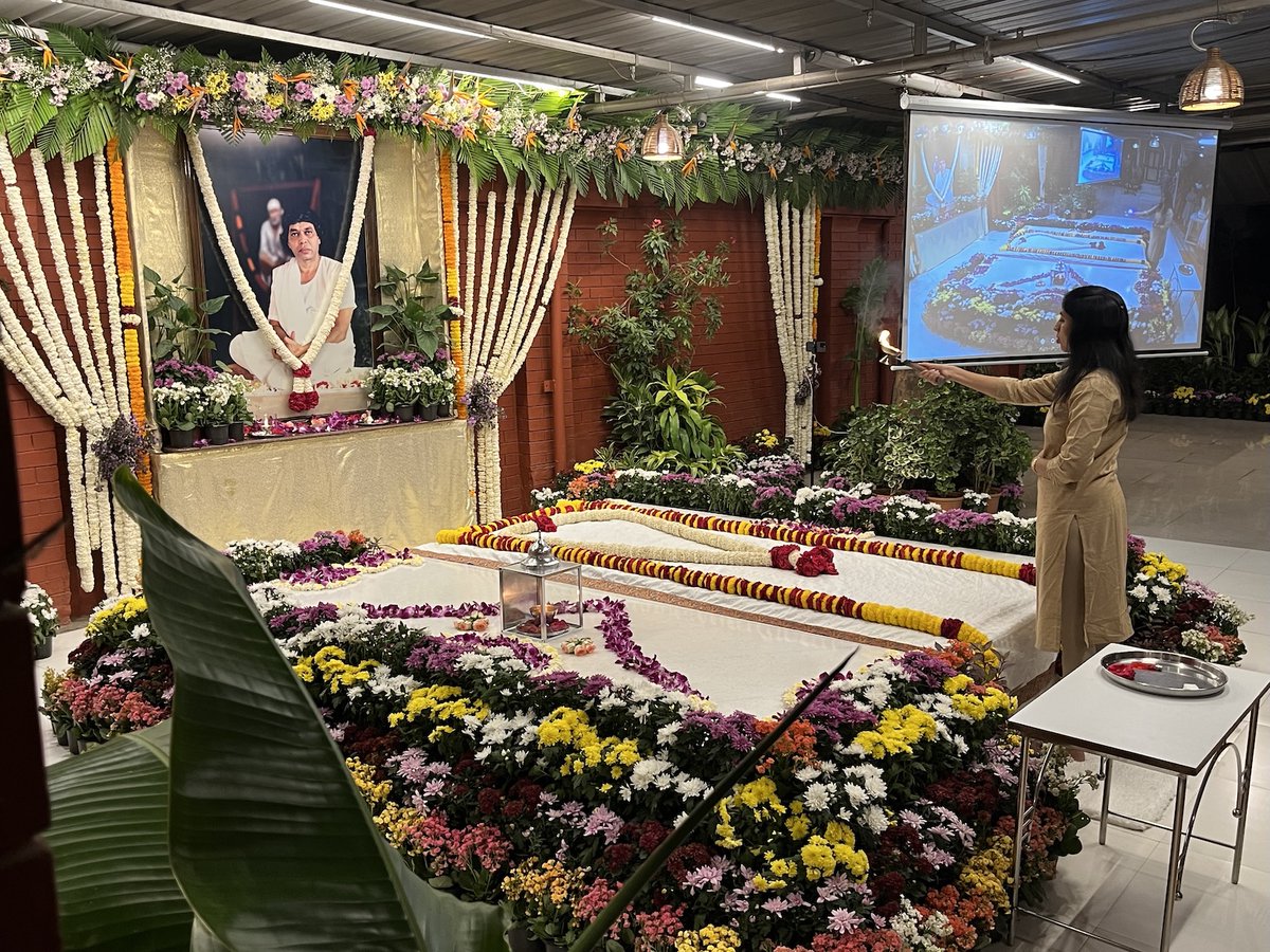 saipathamshirdi's tweet photo. Sri Sainathuni Sarath Babuji #Sannidhanam #19Oct2026
#Saipatham #SriBabuji #Shirdi
https://t.co/bhLyZXPi2s https://t.co/Iq8L7oRccl