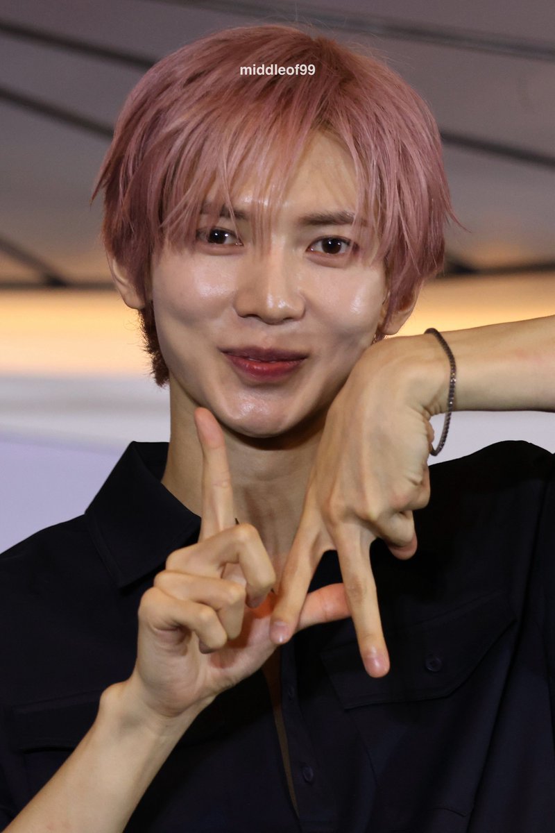 middleof99's tweet photo. 261019 makestar offline

LA! 

#여상 #YEOSANG #ATEEZ #에이티즈 https://t.co/fREW4PMTP0