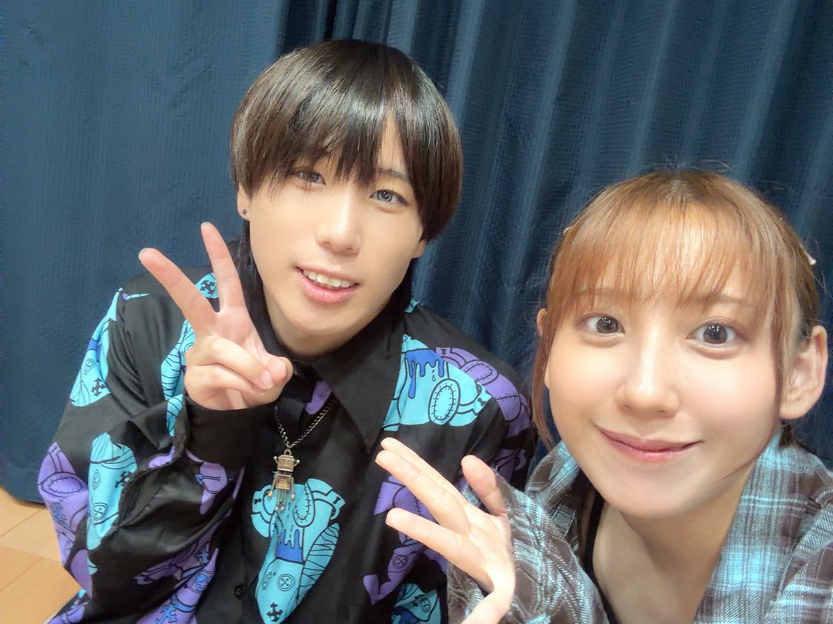otopi_chu's tweet photo. おはようございます☀️
本日も稽古へ！
そして、LAUGHも今日から始動！

悠人役の成田さんと📸
とっても素敵な声の持ち主さんっ！
いよいよ今週本番！
#星降る夜 是非見に来てください🤍

「星降る夜」チケット🎫
https://t.co/tnhQ693Et0

てるてる☂️ 21日まで
https://t.co/ADhv5UKJAF

 #あまやど https://t.co/LtTIBld2jd