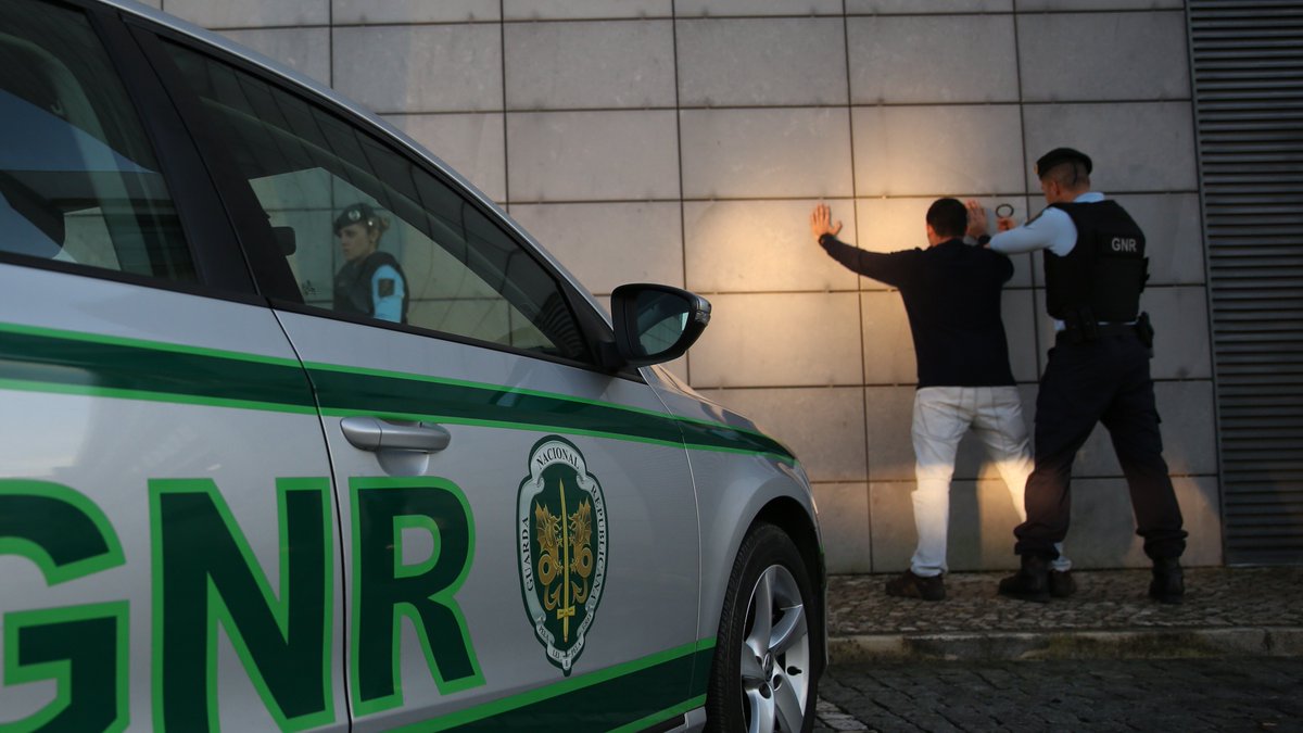 GNRepublicana's tweet photo. Amarante – Detido por posse de arma proibida

Detivemos um homem, por posse de arma proibida, no concelho de Amarante.
https://t.co/ZFMCjHBOYC https://t.co/kM9W0yhbld