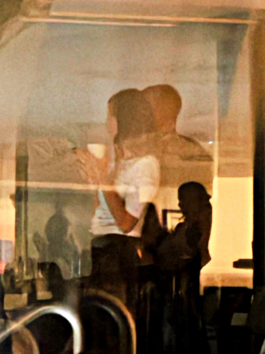 hailsgallery's tweet photo. Mr &amp; Mrs Bieber spotted 🤍🦋
#powercouples https://t.co/cZ2Xk5puqD