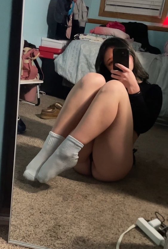 valkysworn's tweet photo. Gym Socks https://t.co/LdLmf26JUh #vintedtwt #depoptwt #nsfw https://t.co/v2XrR3FCCw