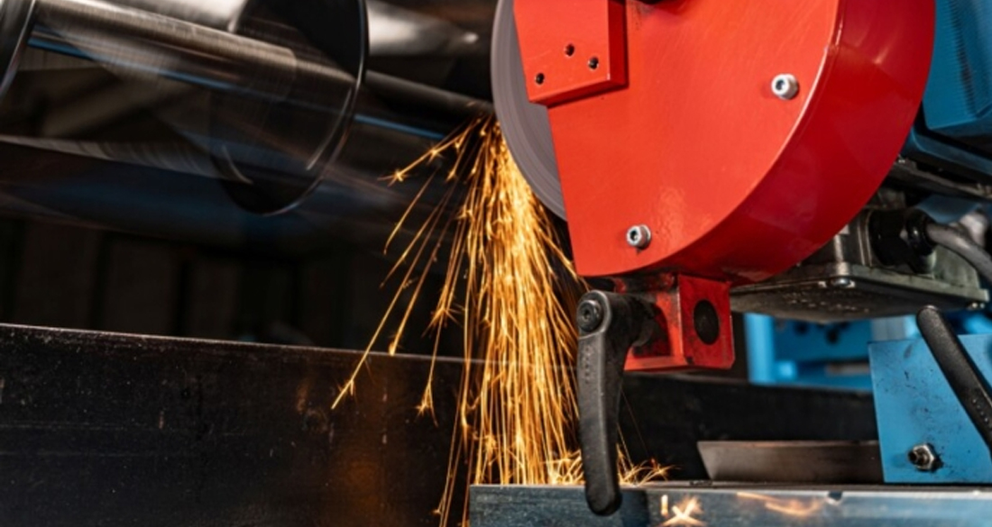 TurfMatters's tweet photo. . @HunterGrinders will return to @SALTEX_show 2026 on stand E123 with both the Jupiter ‘All in One’ Grinder and Amazon Bottom Blade Grinder, demonstrating the continued development of the specialist grinding brand under Howardson Group ownership.

https://t.co/WMMORkzNk7 https://t.co/7KfJxU1qy7