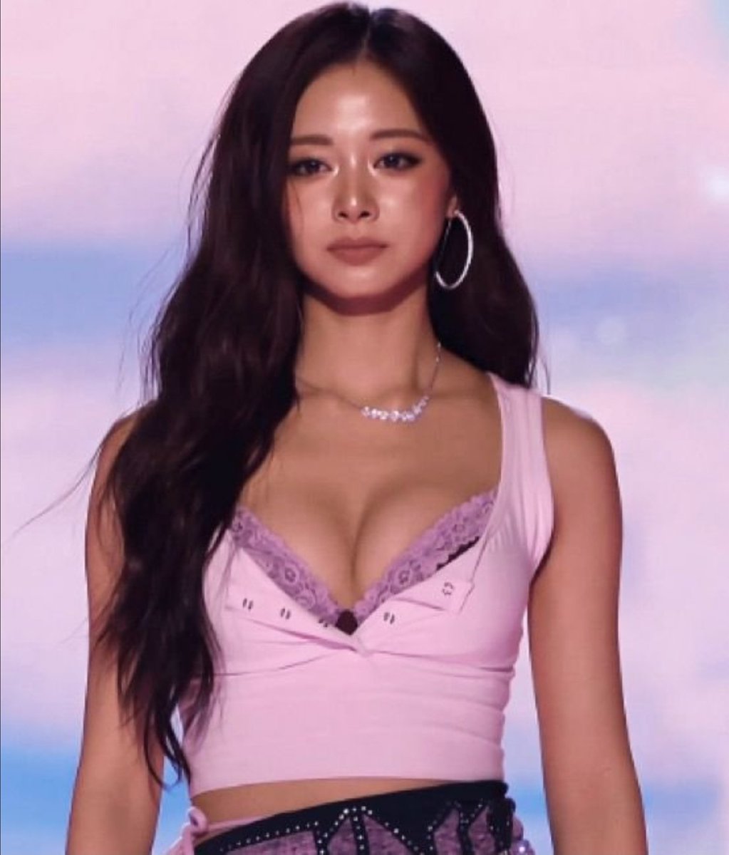 powergirlsusu's tweet photo. ตำนานเกิดปรากฏการณ์ tzuyu Effect คนถามหาบราที่จื่อวีใส่กันหลังจบ Victoria Secret https://t.co/9VHt0bArsp
