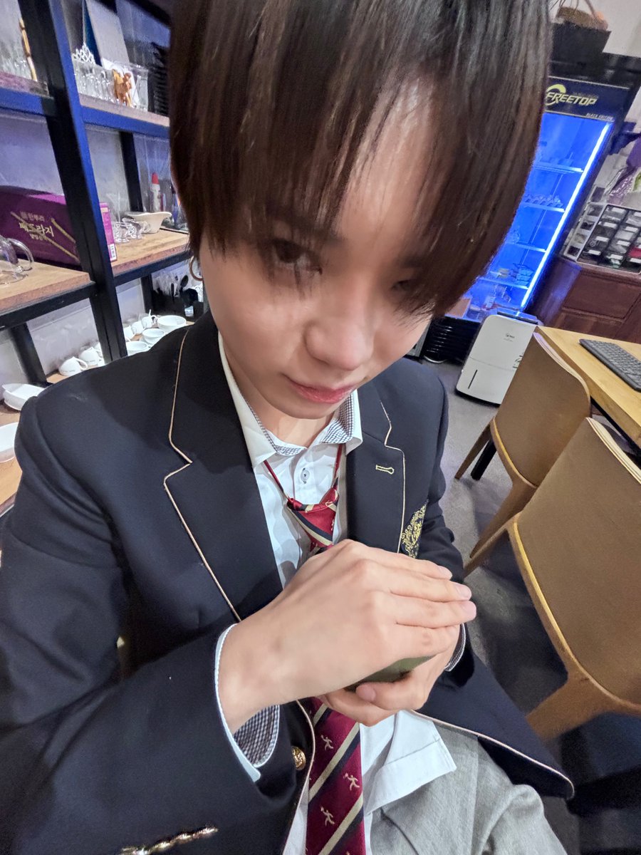 oumouam_77's tweet photo. แล้วใครกันจะได้ครองใจเธอ !?!??? https://t.co/mRngfQMWhv