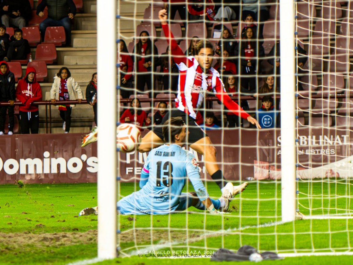 UDLogrones's tweet photo. ⚽ La secuencia completa: golazo. https://t.co/JnOcd38jnA