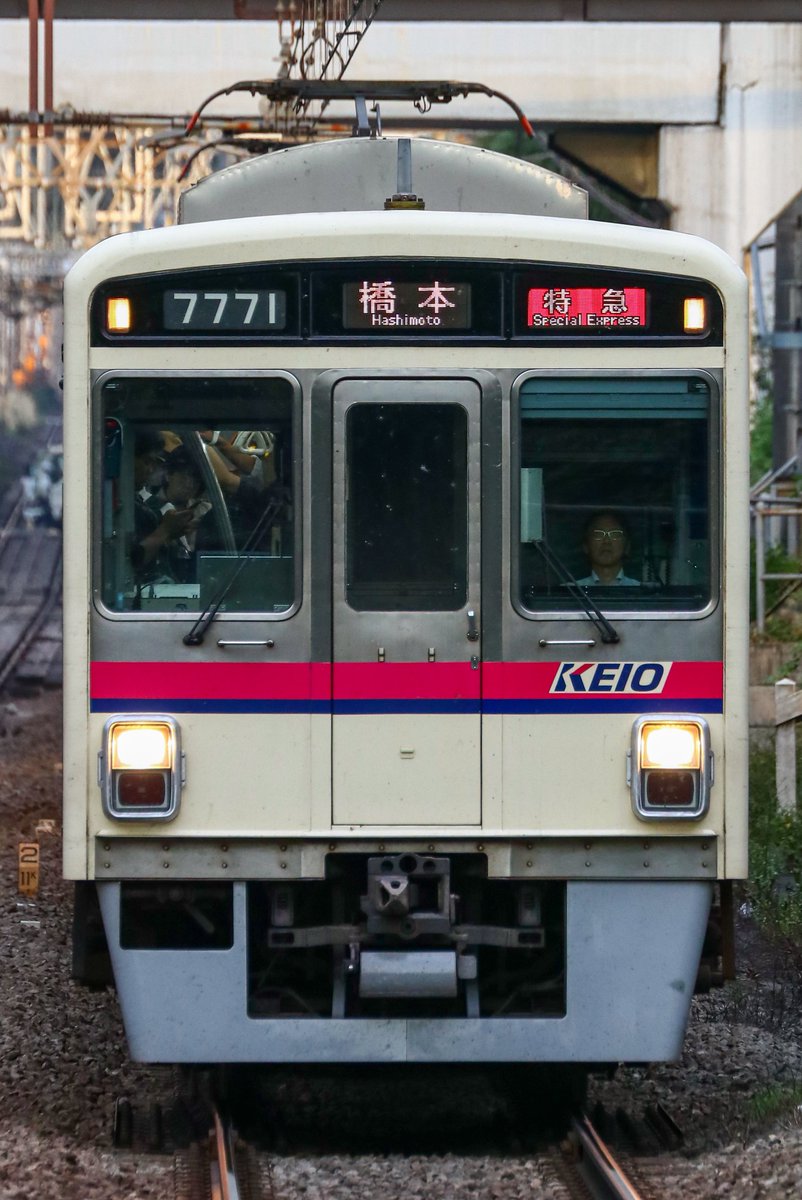 YoshiSeto54090's tweet photo. 2026.10.20
0745レ
特急 橋本行き
京王7000系 7721F https://t.co/ibqUE02sdk