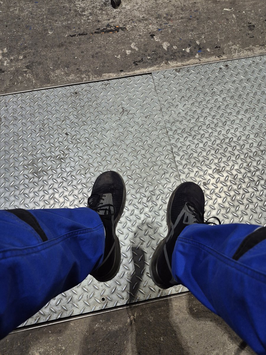 MasterRob's tweet photo. Seht euch die sohle an, wer will die sohle komplett sehen 😈
Stellt euch erbärmlichen Loser nur mal vor, wenn ich 3 tage die selben socken anhaben 💪🏻🔥
Wer will, schreib mir eine DM, nur ernstgemeinte Schw*chteln 😏💪🏻😈

#findom #sub #fag #Alpha #master #cash https://t.co/nS33D2ZsS1