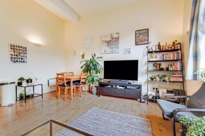 LookProperty's tweet photo. TO LET 🏡

Arlington Buildings, Bow Quarter, Fairfield Road, E3 📍

£2,350 pcm 💷

- 2 double bedroom apartment in the Bow Quarter
- On site facilities swimming pool, gym &amp; more
- Bow Road Station (0.2 mi)
- Secure Parking 

https://t.co/kPl9GLvRnK https://t.co/pzRiy1ms1O