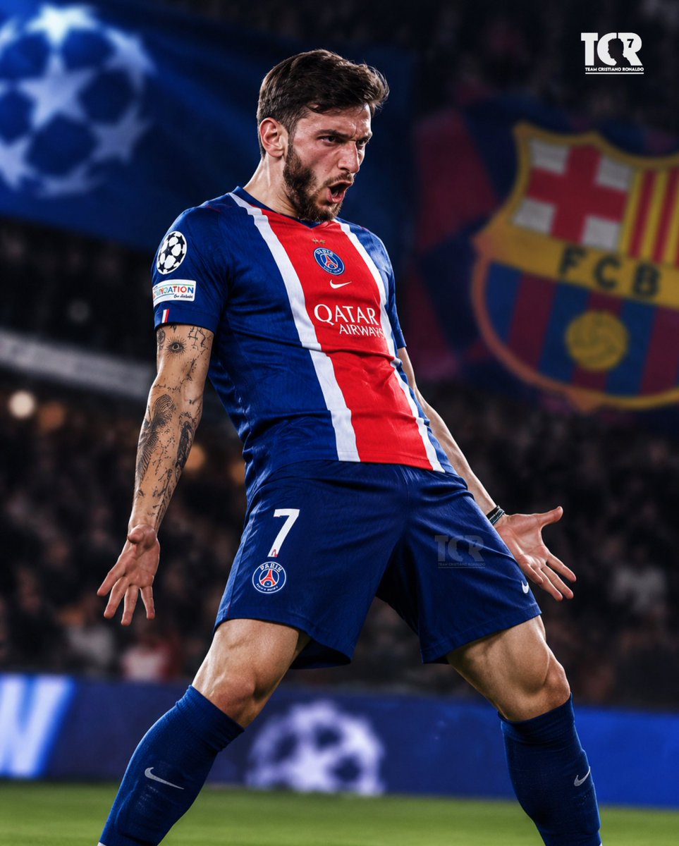 TeamCRonaldo's tweet photo. 🚨 𝐓𝐇𝐄 𝐒𝐓𝐑𝐄𝐀𝐌𝐄𝐑 𝐁𝐄𝐓 𝐓𝐇𝐀𝐓 𝐂𝐎𝐔𝐋𝐃 𝐁𝐑𝐄𝐀𝐊 𝐓𝐇𝐄 𝐈𝐍𝐓𝐄𝐑𝐍𝐄𝐓, 𝐀𝐆𝐀𝐈𝐍. 😭🔥

During a live EA FC gaming session, IShowSpeed went head-to-head with Khvicha Kvaratskhelia.

Even though Kvara won the match, Speed used the moment to extract one ultimate promise: Kvara should hit Cristiano Ronaldo’s iconic SIUUU celebration the next time he scores a massive goal.

He happens to play against Barcelona tonight.

That would be CINEMA. 🍿🔥