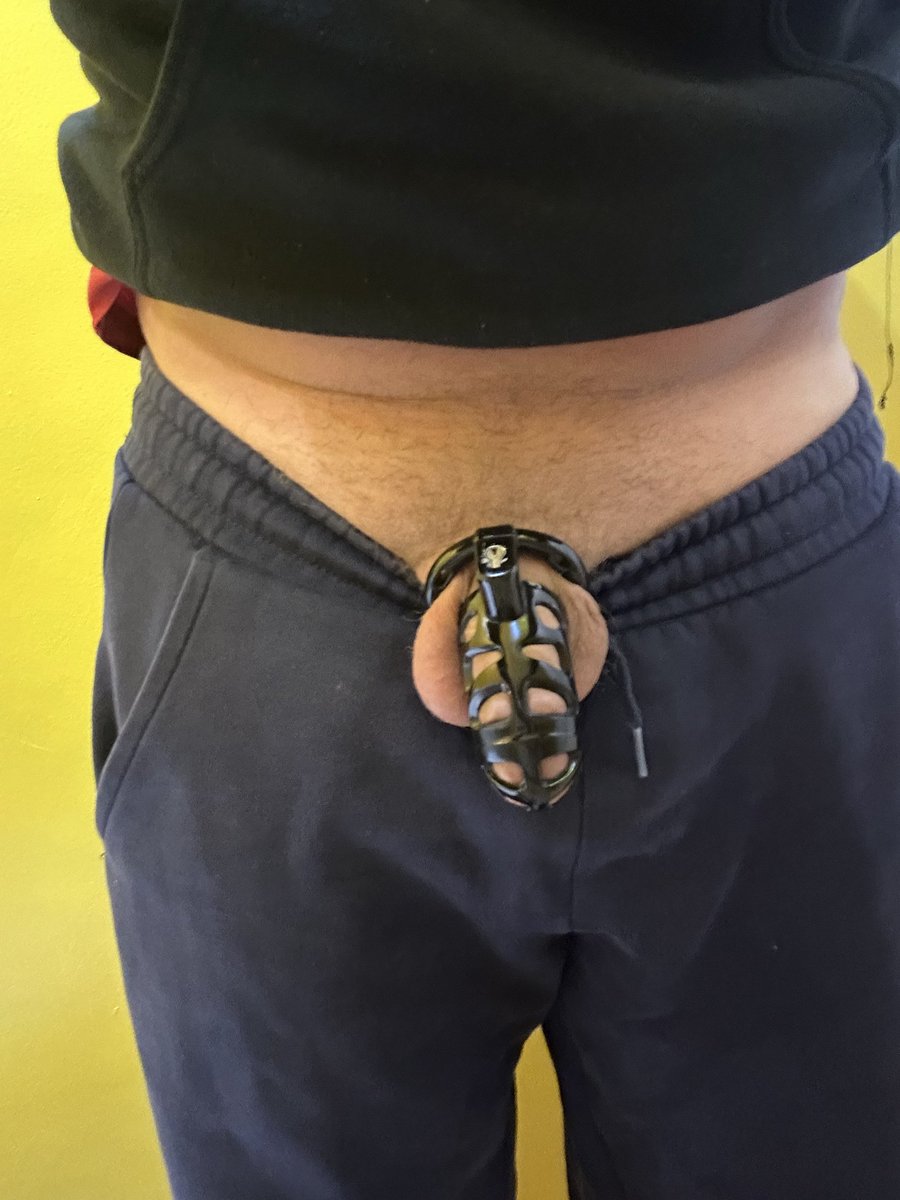 ChastityBoy80's tweet photo. Still locked #locktober #gaychastity https://t.co/vWDHJRRAjs