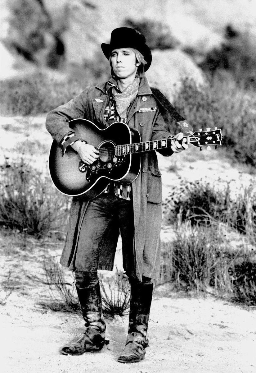 axlrose995's tweet photo. Happy heavenly birthday to Tom Petty!

October 20, 1950 – October 2, 2017)

#tom petty  #tom petty and the heartbreakers 🎉 https://t.co/XICWTFKTMZ