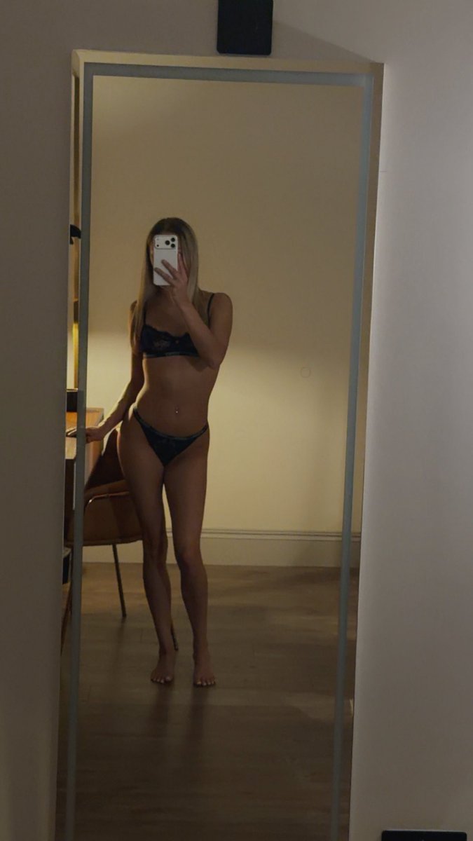 Littlereamae's tweet photo. Do all petite blondes look like this?

#chav #petite #blonde #bop #18f https://t.co/1MBtmMU9XU
