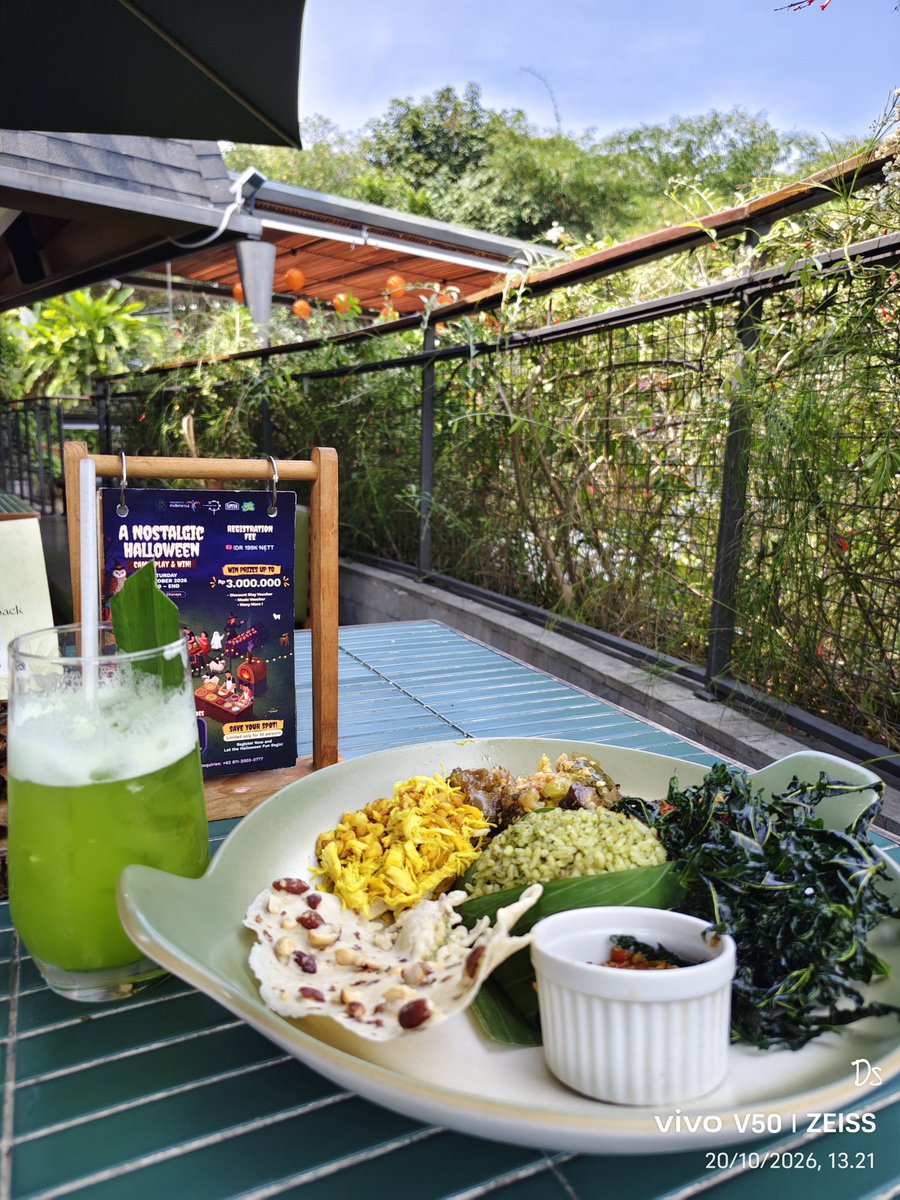 inuyasha3308's tweet photo. Cafe ini dket bgt sm rumah,pantesan klo weekend penuh trus, coz makannnya enak tempatnya cozy 😁👍
📍soeji dining cafe Dago Giri Bdg https://t.co/pPNwtELhfj