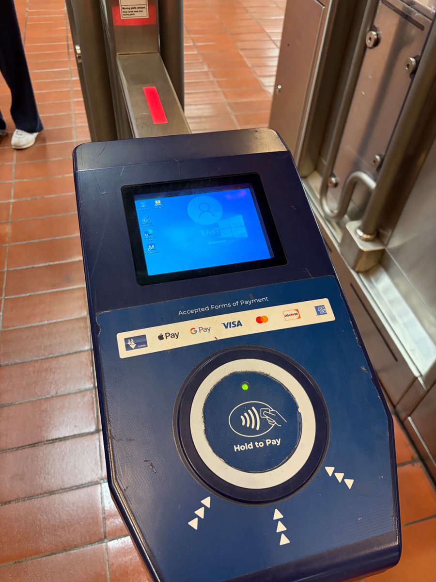 itsclivetime's tweet photo. bart terminals run on … windows 10? https://t.co/LwZkbtFK9w