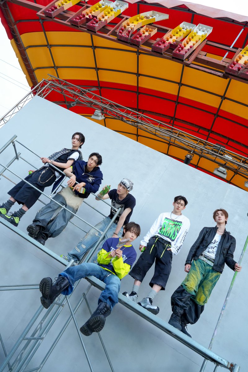 kickflip_jype's tweet photo. KickFlip, 5th Mini Album ‘KICK OFF THE WALL Pt. 1’ 
Exclusive jacket shoot photos and personal messages from the members!

Check it out now on KKBOX!

https://t.co/65r91giJQC 

@KKBOX #KICKOFFTHEWALL_Pt1 #KickFlip #킥플립 https://t.co/0aXAf4RQsT