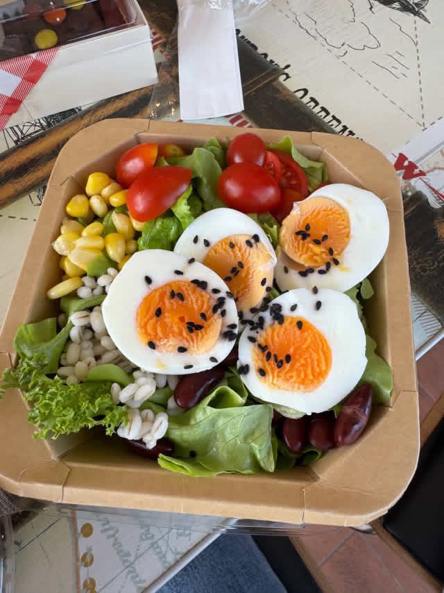 mimrttd's tweet photo. @urteerac Cemilan buat phi Ti sebelum makan siang 😌 https://t.co/sTgBv3iGUu