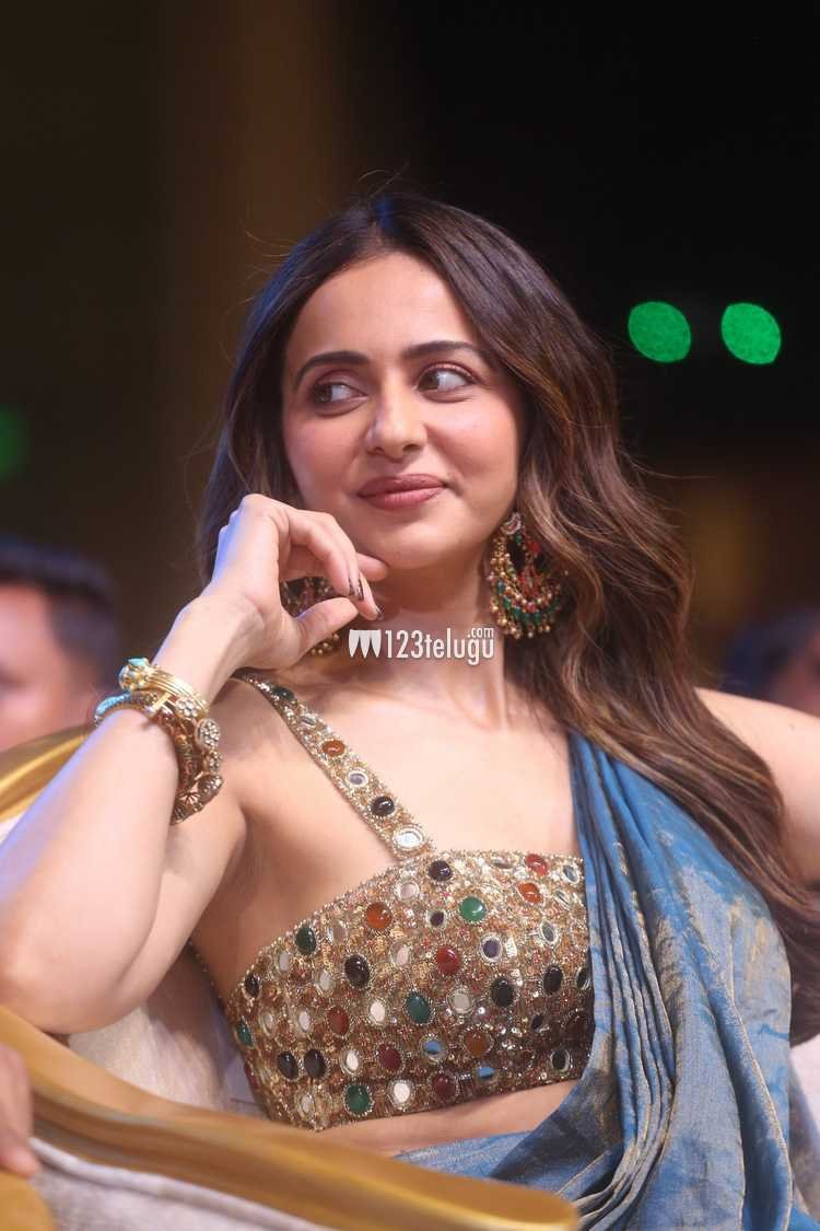CinemaStar_'s tweet photo. #RakulPreetSingh Latest 📸😍 

#Ramayana #RanbirKapoor #Yash https://t.co/giBpHgzam4