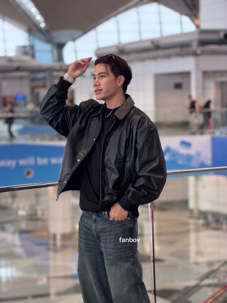 fanbov's tweet photo. Send off Mr Cool guy 😎 @octotul #tul_pakorn #ตุลย์ภากร #hmthailandxtul https://t.co/sSz5PQYMGG