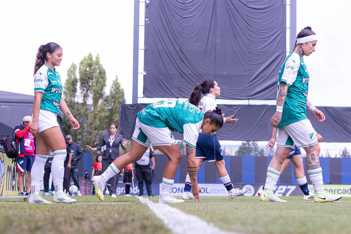_superpoderosas's tweet photo. @LibertadoresFEM @CONMEBOL #Galería | Imágenes de la victoria del Deportivo Cali 🇨🇴 2-0 ante Nacional 🇺🇾 por la Fecha 2 de la @libertadoresfem 🏆🌎.

⚽️ Ingrid Guerra y Daniela Castellanos marcaron los goles del cuadro azucarero.

📸 @CONMEBOL https://t.co/FNNLyidm9R