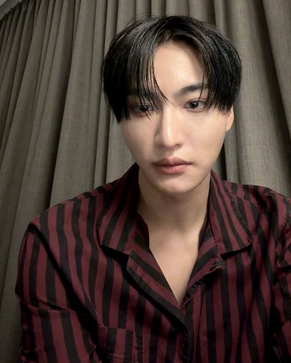 pshsource's tweet photo. seonghwa is currently live on toktoq 🩶 https://t.co/cwNTFF7kKB