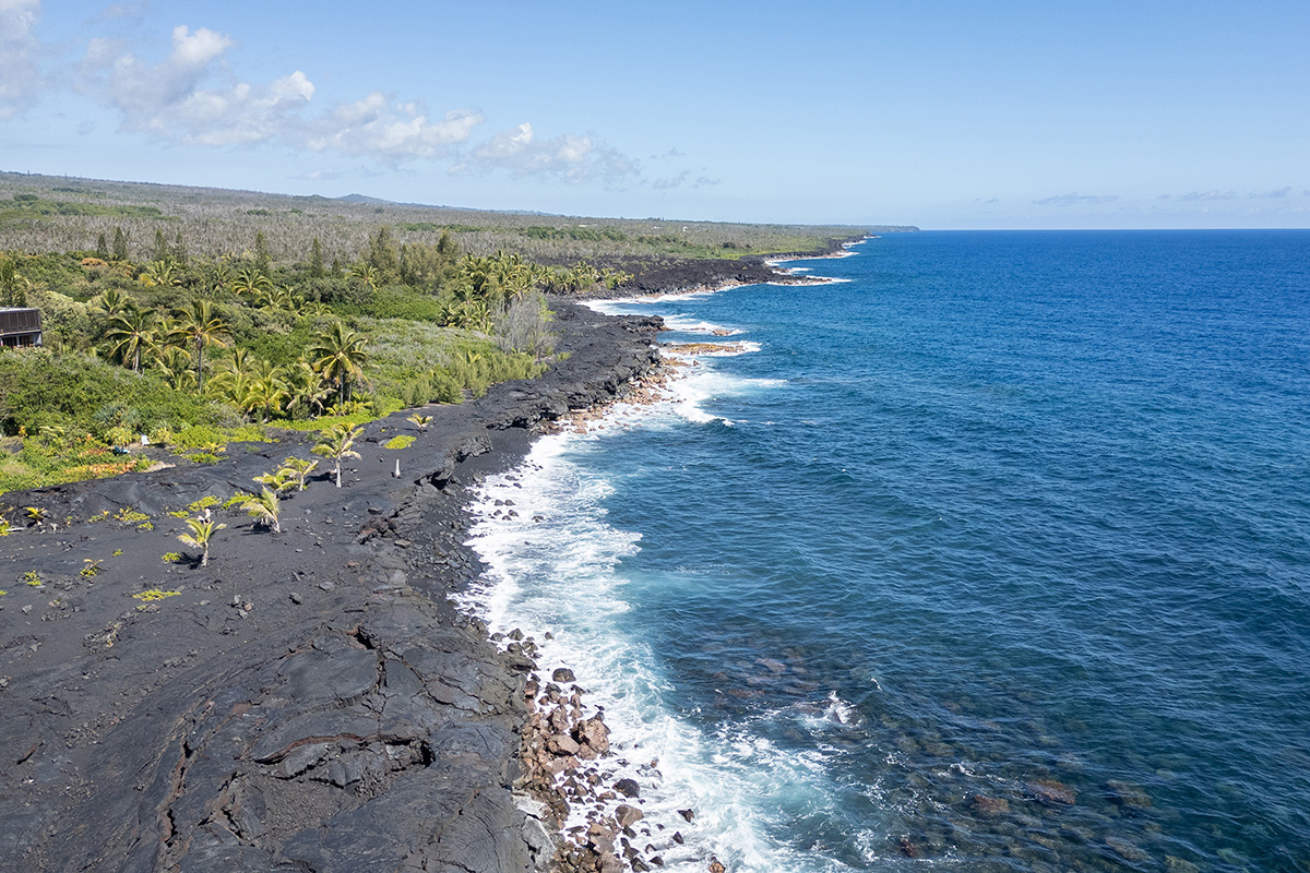 HawaiiLife's tweet photo. Just listed by Renee Hill, R(B) is 12-68 Likoliko Loop in Pahoa, Big Island for $159,000.

https://t.co/xezAFXJg6v

This 0.17-acre property in coastal Kaimu offers unobstructed ocean and sunrise views, with a dramatic lava field between the property and the shoreline. https://t.co/FzxReim4Ds