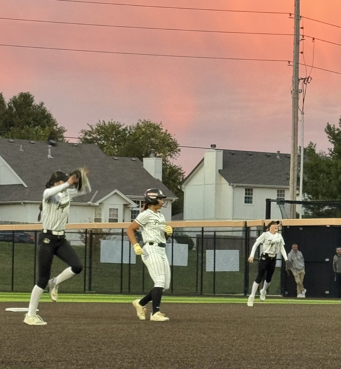 GracinSkeen2029's tweet photo. We played for each other! District Champs! It’s a great day to be a Tiger 🐯@Berkley__Ware @maliyah_strong @JordynNorthup @BellaJade26  @DevanRay2030 @AllieGreen_2027 @RhyaLuster @AveryBooth_2029 @TinsleyGroom28 https://t.co/w3oJYGiS8m