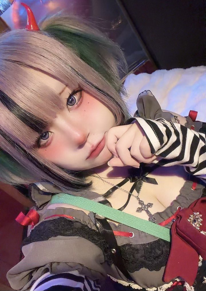 cafebar_akuoti3's tweet photo. 🩸 本日の小悪魔ちゃん(⃔ ⸝⸝•̥𖥦•̥⸝⸝)⃕↝
10/20
꒰ঌ┈┈┈┈┈┈┈┈┈┈┈┈┈┈┈໒꒱

にゃう　18-23 @__147__n 
ゆなち　18-22 @o9xjj 
もか　　21-5   @mkmya_n 

꒰ঌ┈┈┈┈┈┈┈┈┈┈┈┈┈┈┈໒꒱

遠隔👿✨　https://t.co/ZFtiImBHX4 https://t.co/HOjXribuhY