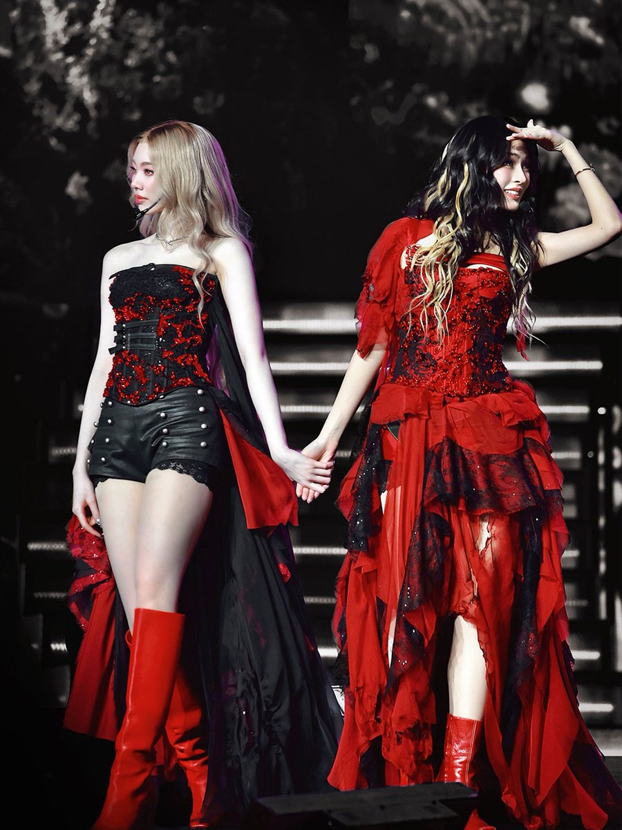 ViolentFaery's tweet photo. 💜 LingOrm The World Between Us FanCon | D1 &amp; D2
Both days of this unforgettable FanCon are featured in the LingOrm Archives October 2026 Timeline! 🎤❤️

🎬 https://t.co/ZcnC0E2dtV

#LingOrmBetweenUsConcertD1 #LingOrmBetweenUsConcertD2 #LingOrm https://t.co/Ys4Ag5MxFl