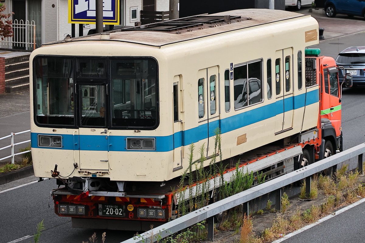 onlyzeiss's tweet photo. 小田急8000形8053F（8053x4）
新宿寄り8053号車 廃車陸送 https://t.co/MnQI6IdcZQ