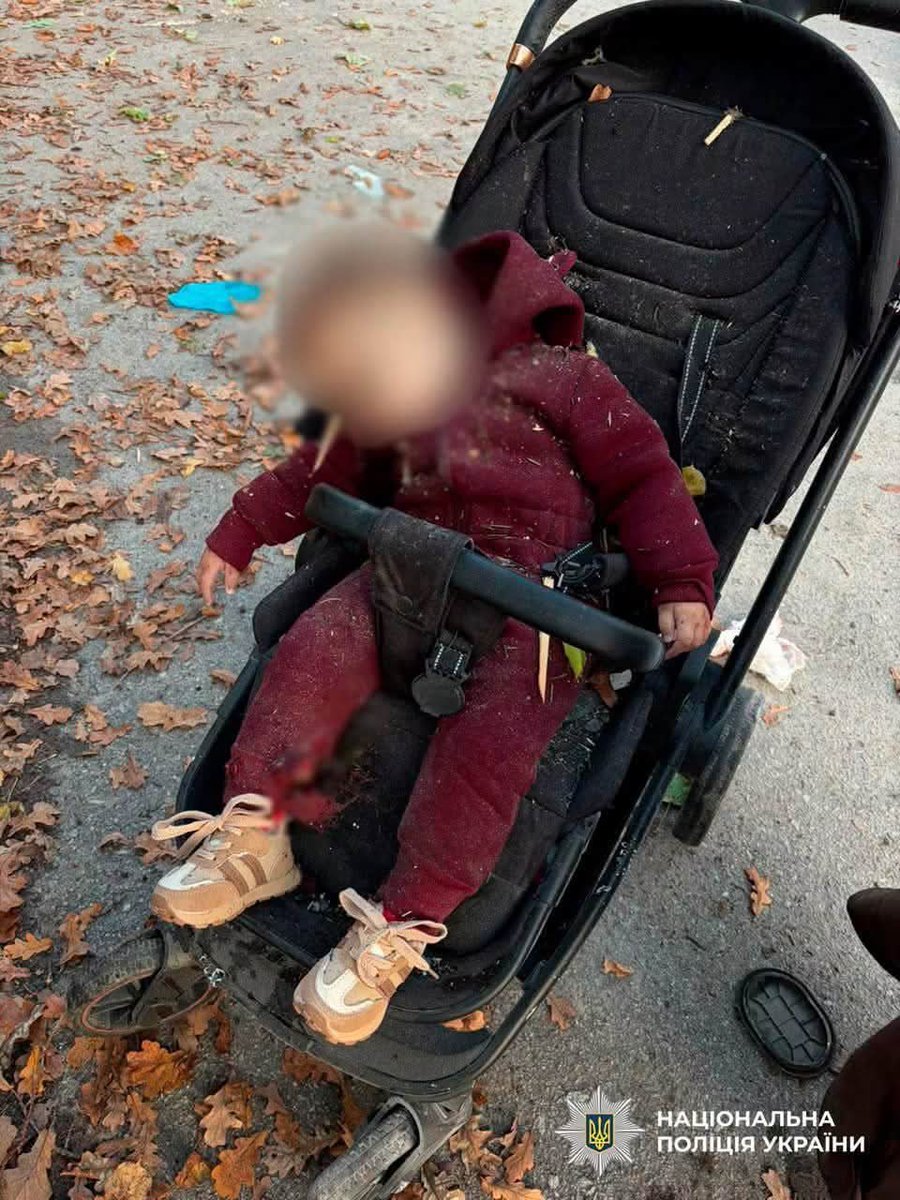 Oleksandr5959's tweet photo. @SecRubio Today Russia killed the same girl in her vase.  Their mother died in the hospital within a few years.   Their blood is on the hands of the USA and Russia.🤬🤬🤬 https://t.co/ndkAGuCcpM