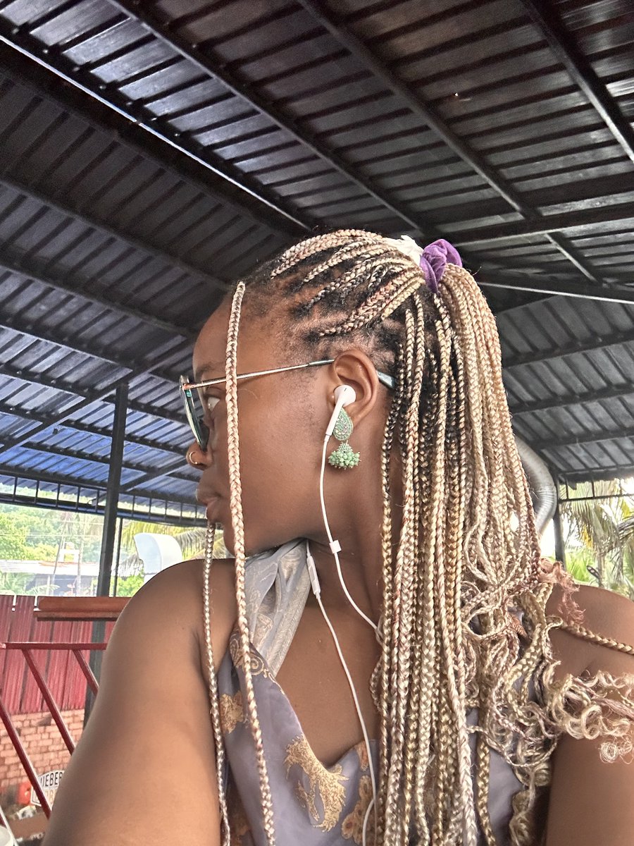 MissPurrple_'s tweet photo. the Goa sun is giving me a tan lol

I can see myself visibly getting a little darker and honestly think I’m a little obsessed with it. could do without the sticky humidity but I will live 
doesn’t help that I was already enamoured with India before coming here 🫠 https://t.co/irt2LKma5s
