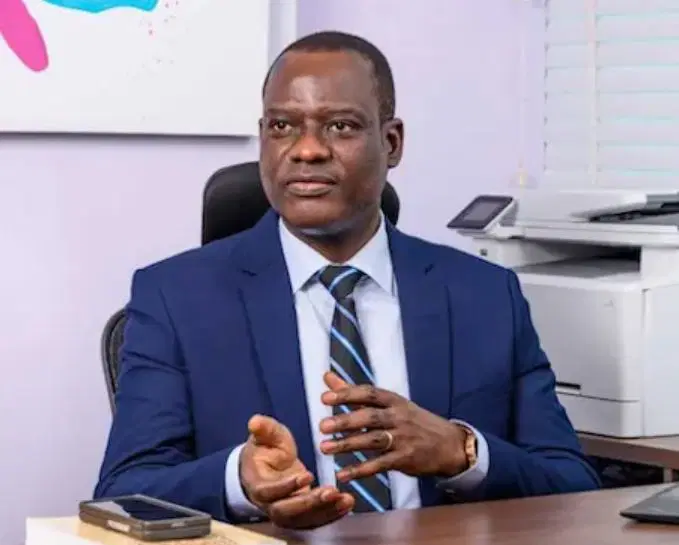 vanguardngrnews's tweet photo. With subsidy, Naira’ll exchange at N4,000/$ — Oyedele

https://t.co/yggyyMeV9p https://t.co/j44CQece4s